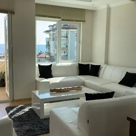 Apartament Deniz Manzarali Havuzlu